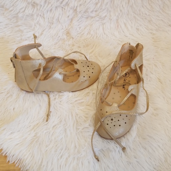 9c Gold Glitter dress shoes - Picture 2 of 3